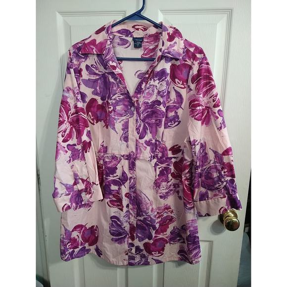 Basic Editions Woman 1X Shirt V Neck Pink Purple Button Floral 3/4 Sleeve - Picture 1 of 9